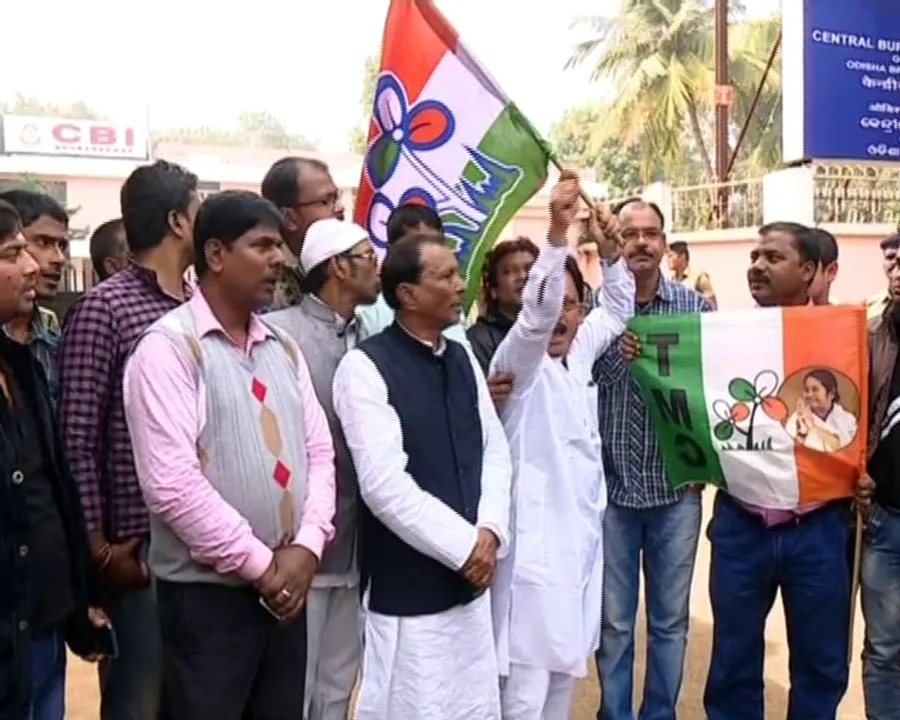  Arrest of TMC MPs: Party activists protest before CBI office in Odisha