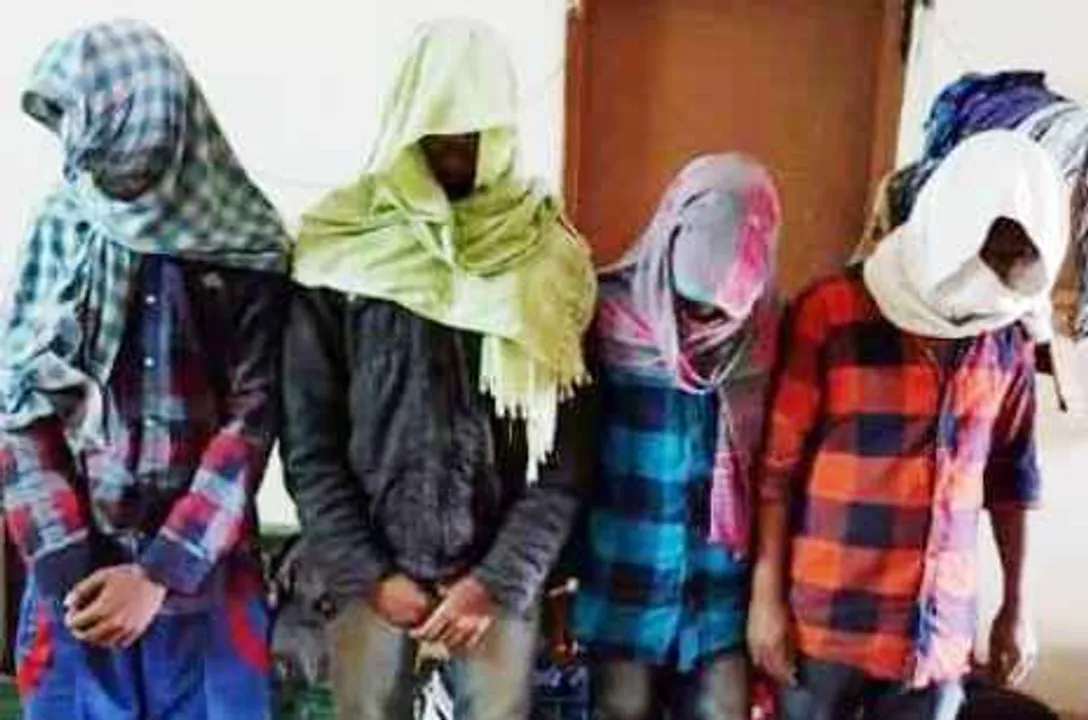  Odisha police arrest 4 dacoits in BBSR; pistols, bombs seized