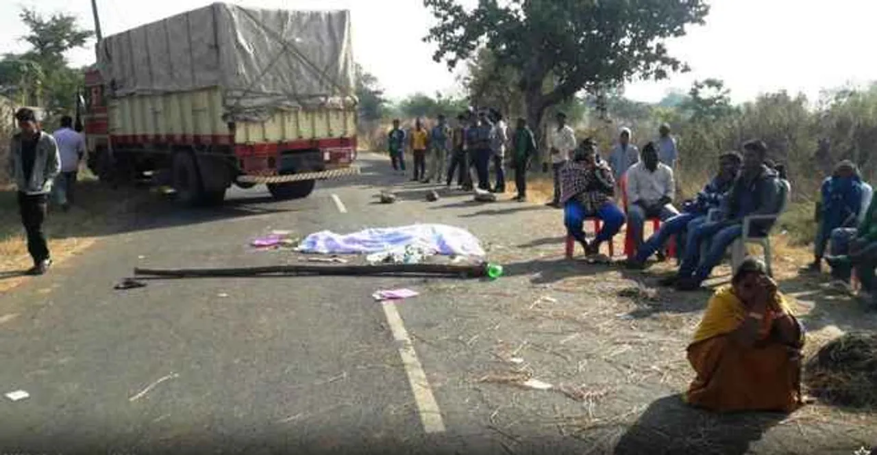  Man dies, wife injured in accident in Odisha's Dharmagarh; locals block road