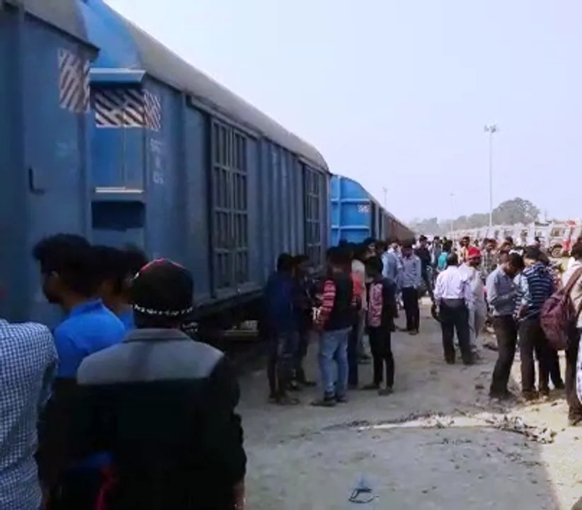  Youth electrocuted while taking selfie atop train in Odisha