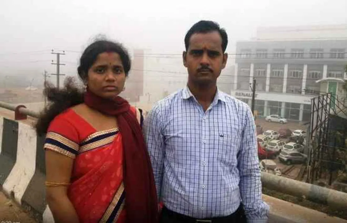  Pregnant woman, hubby looted at gunpoint on flyover in Odisha capital