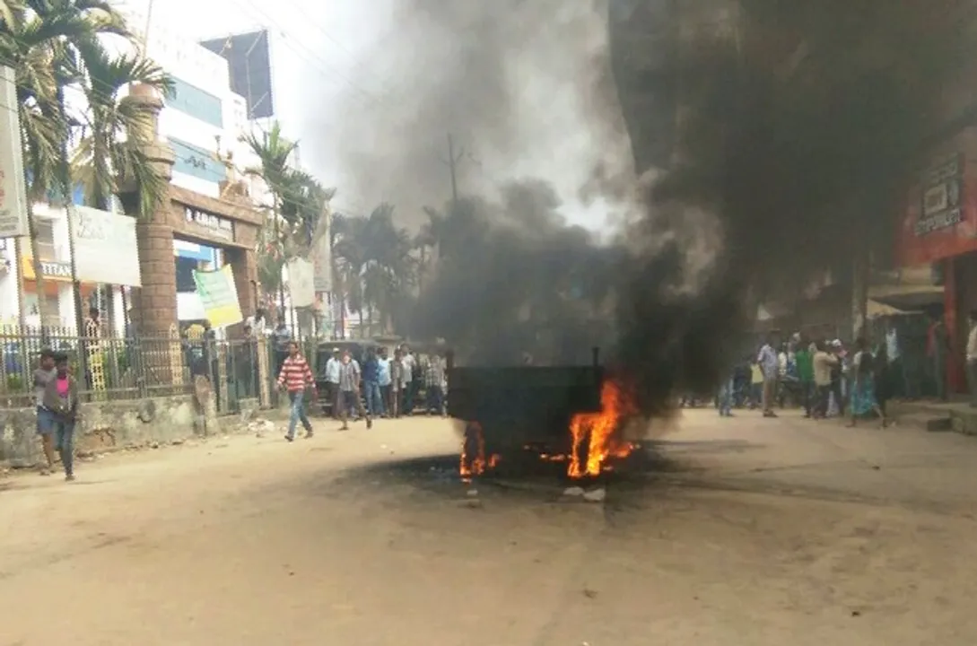  Mob set tractor on fire after death of a child in Odisha’s Cuttack