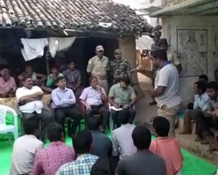  Bargarh farmer's suicide: Collector, SP visit Bagarti's house for fresh probe
