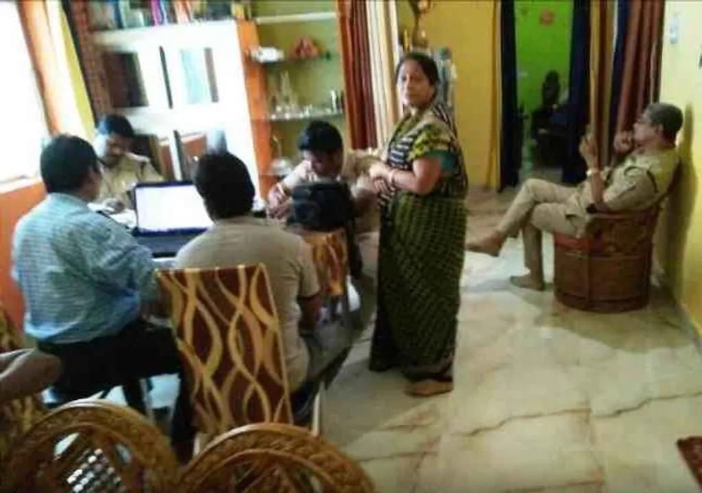  Miscreants loot valuables, car from professor's house in Odisha