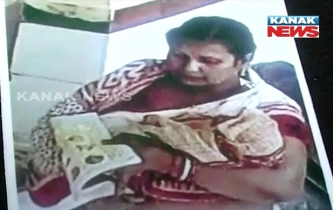  SCB newborn theft: Babies handed over to parents by Odisha police