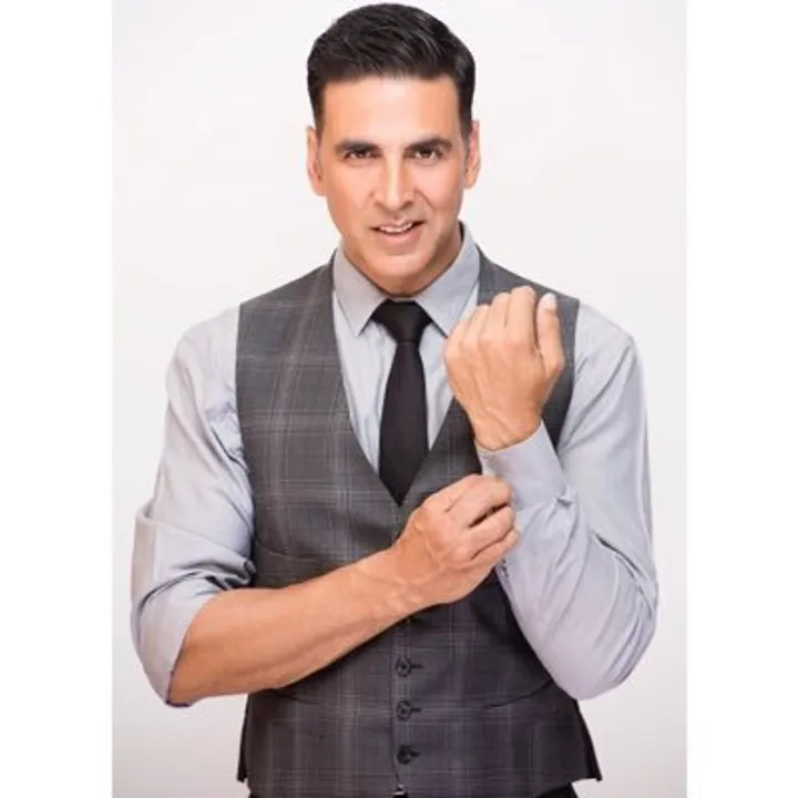  Pic. Courtesy:
twitter.com/akshaykumar/media 