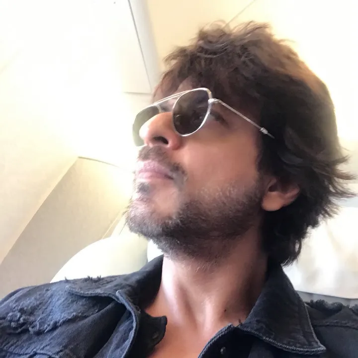  Pic. Courtesy:
twitter.com/iamsrk 