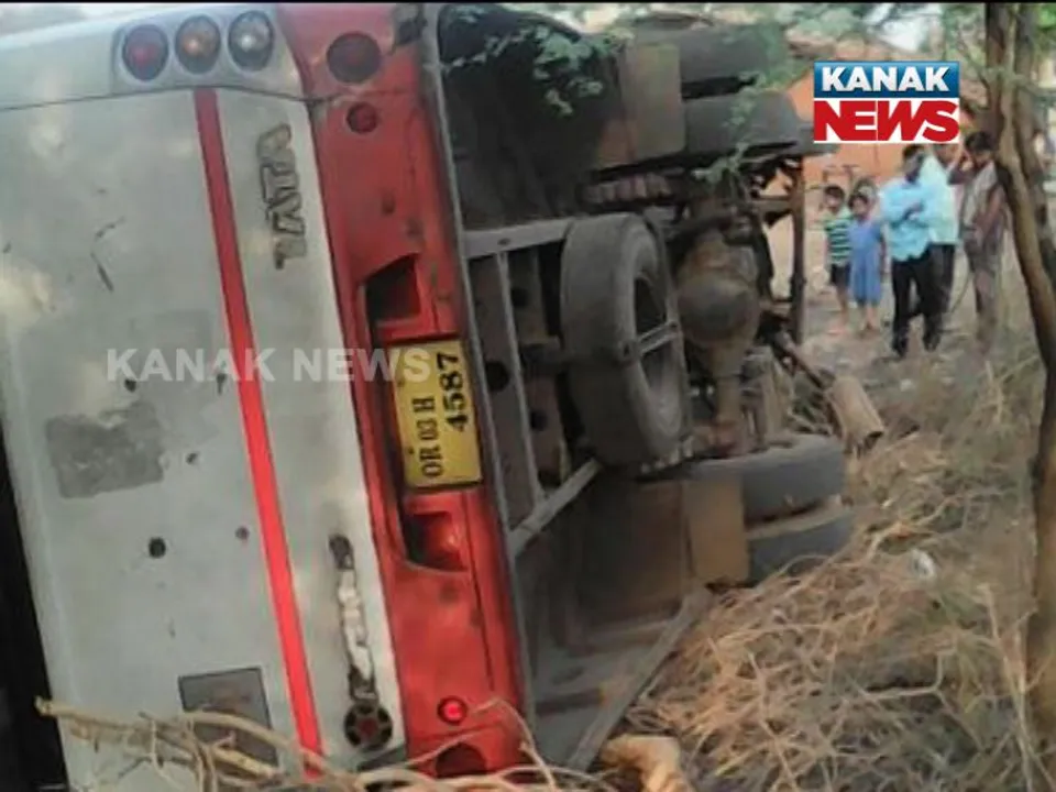 Seven injured, two critical after bus turns turtle in Odisha's Balangir