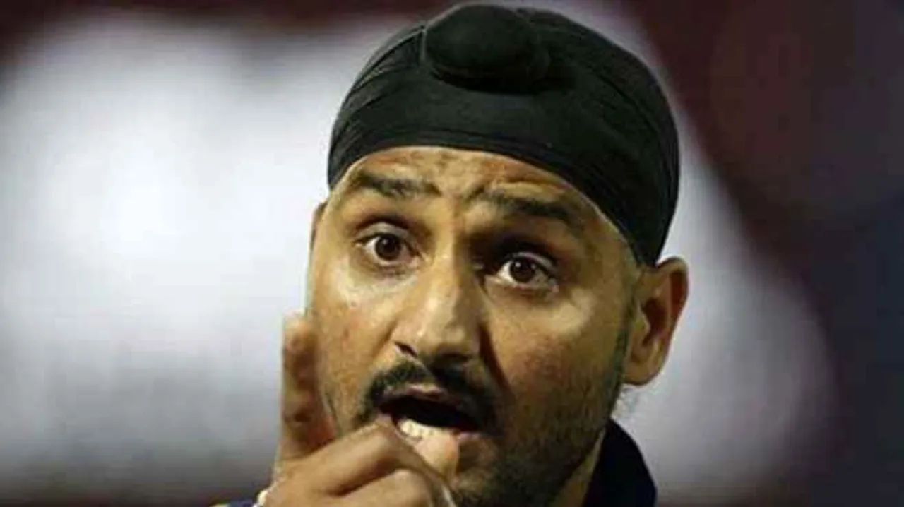  Bhajji lashes out at Jet Airways pilot for racial discrimination against Indian passenger