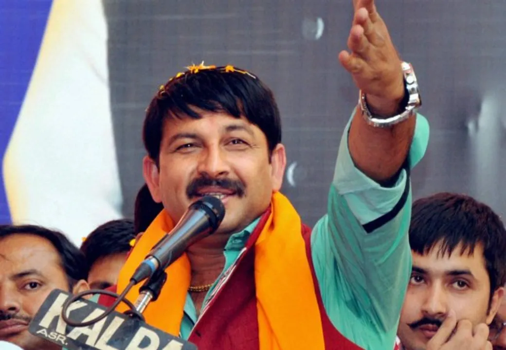  Manoj Tiwari seeks Kejriwal's resignation