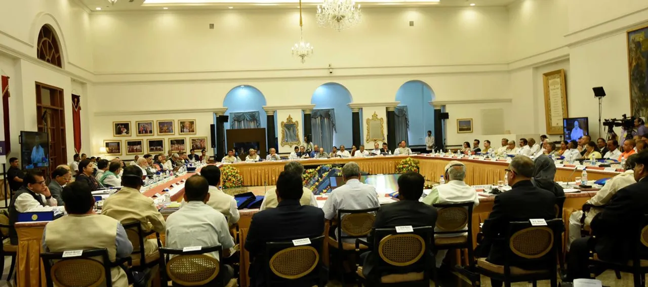  Modi asks CMs to stay in touch with Kashmiri youth in their states
