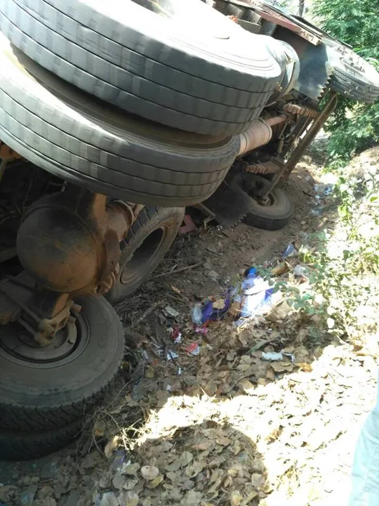  Two school students killed as truck falls on them after overturning in Odisha