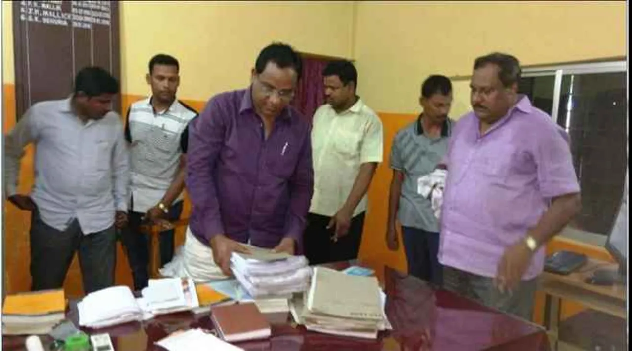  IIC arrested by Odisha Vig for receiving bribe not to arrest accused