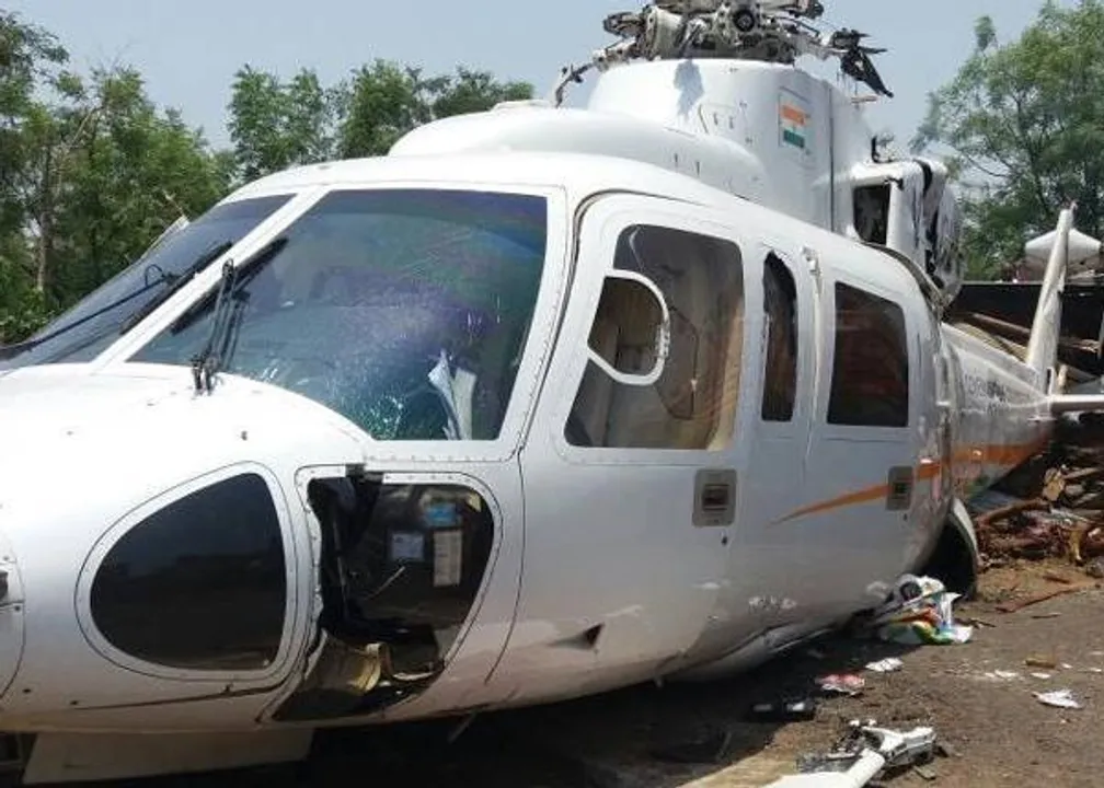  Chopper carrying Maharashtra CM Devendra Fadnavis crash-lands
