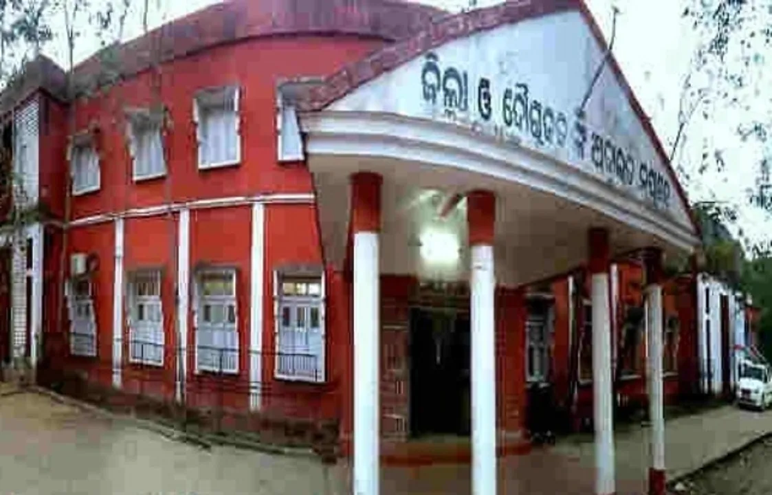  Odisha court acquits 8 in Nayagarh police armoury loot case