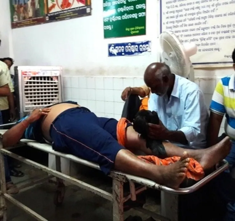  Witch doctor treats snake bitten corpse in Odisha hospital, probe begins