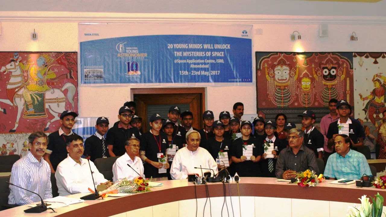  Odisha CM flags off Top 20 YATS winners’ visit to ISRO