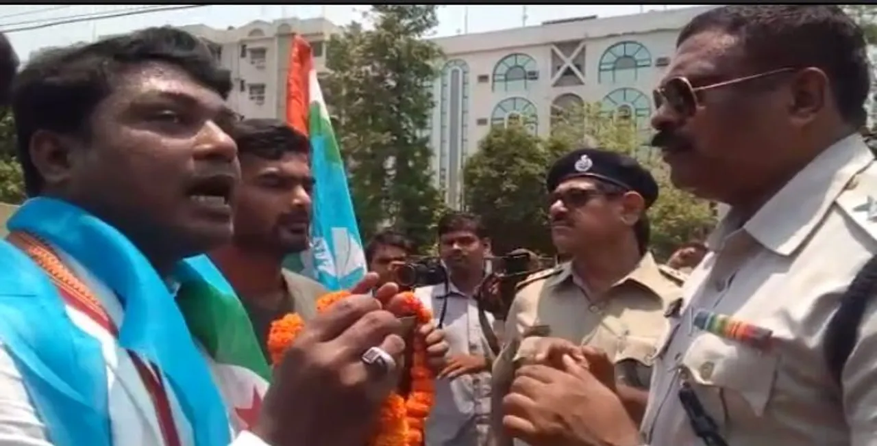  Student Cong prez Itish detained while trying to enter Odisha CM's res