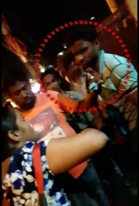  Brave Odisha woman fights off, overpowers two snatchers