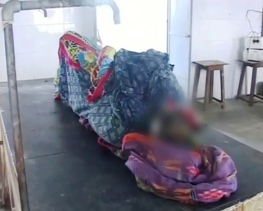  Spurned lover strangulates girl to death in Odisha, torches body