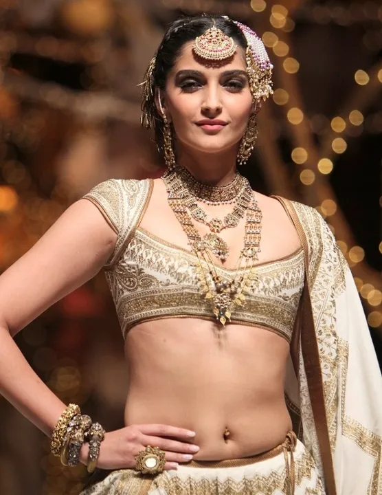  How to beautify your outfits with perfect accessories