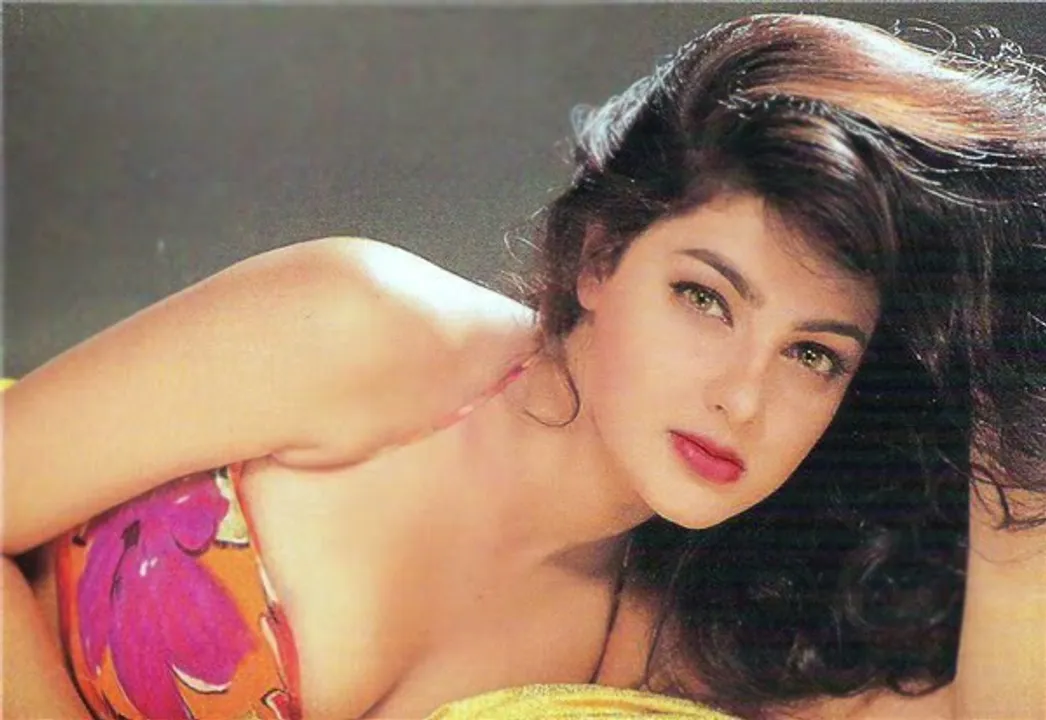  Pic. Courtesy:
www.pagalparrot.com 