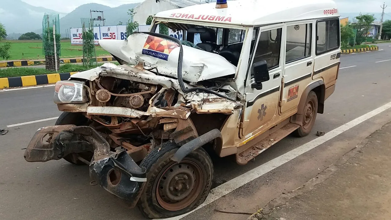  6 critical as ambulance hits pickup van in Odisha's Rayagada