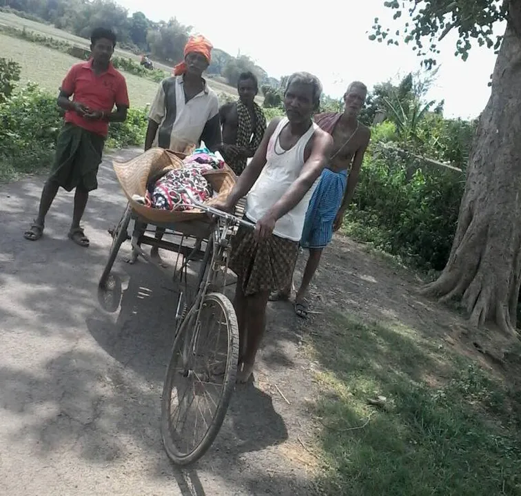  Harischandra scheme fails in Odisha, body carried on trolley to collect funds for last rites