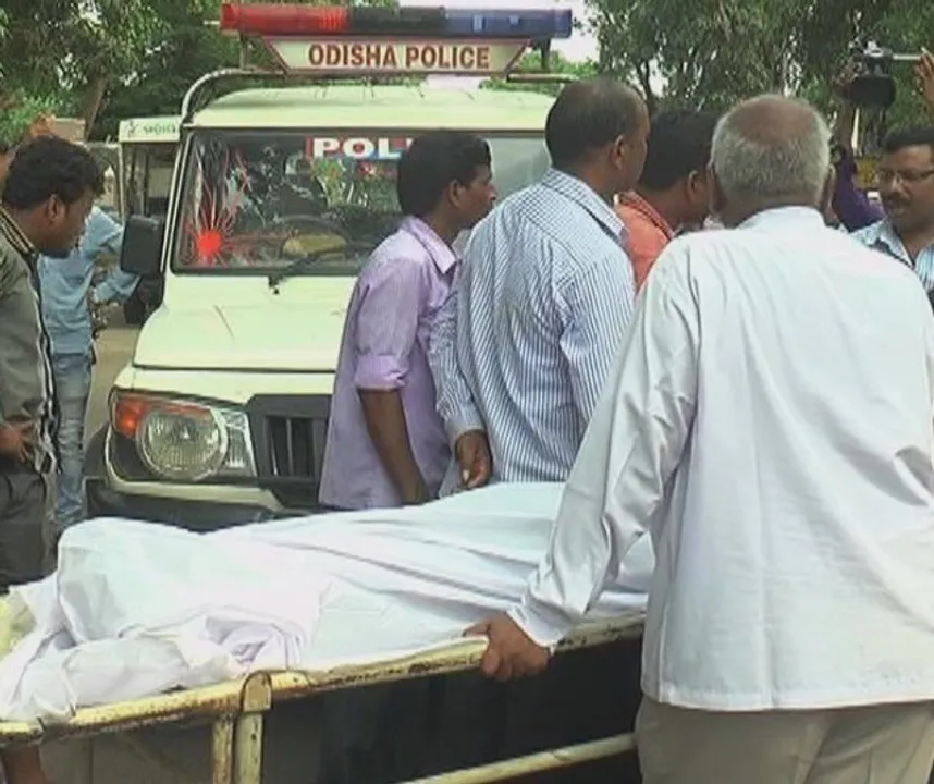  Dead carried on gurney in Odisha: Probe ordered