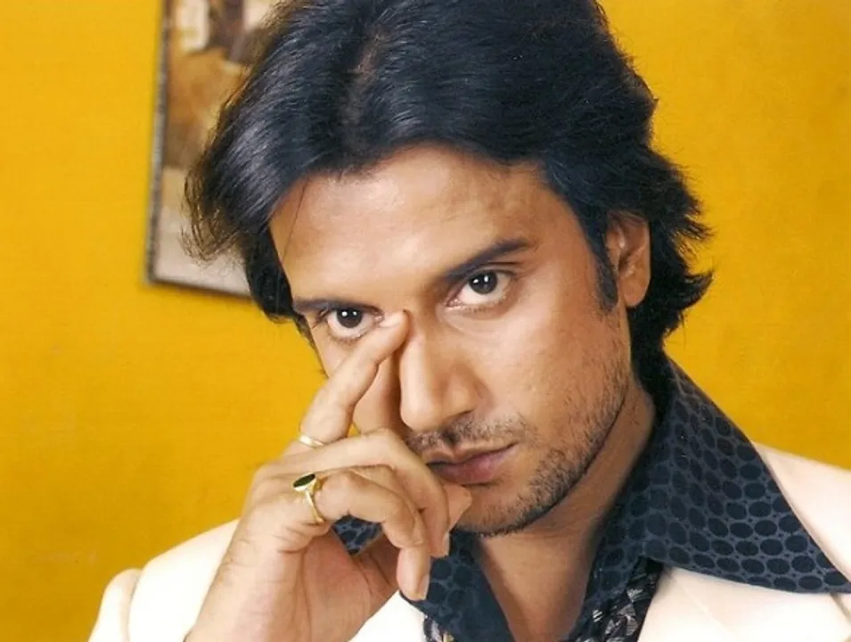  Girl accuses Ollywood actor Buddhaditya of sending filthy messages on FB