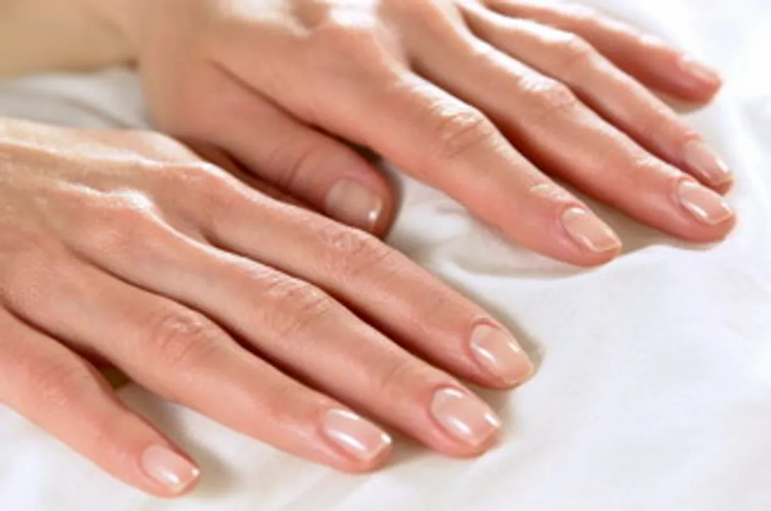  Are your nails discolored? Know how to save them