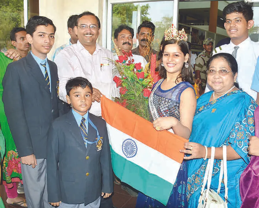  Padmalaya returns Odisha after winning three titles at Little Miss Universe 2017