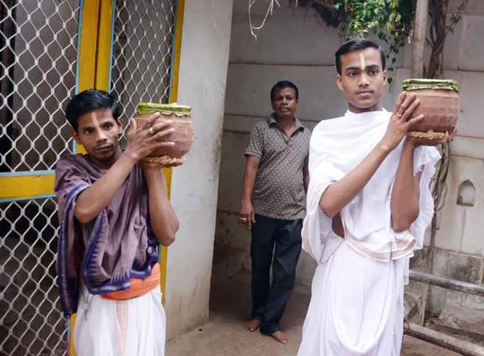  Anasara secret rituals at Puri Jagannath temple: Phuluri oil applied on bodies of deities