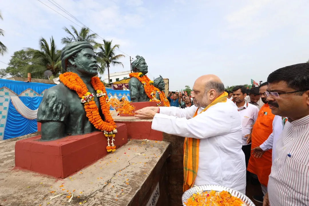  Amit Shah arrives in Odisha, praises Paika Rebellion