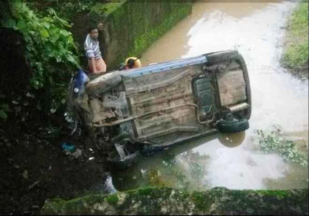  3 of family killed as car falls off bridge in Odisha's Bargarh