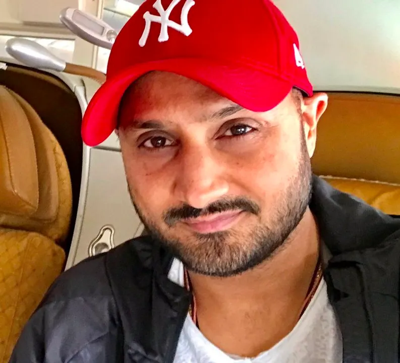  Harbhajan Singh to debut as singer