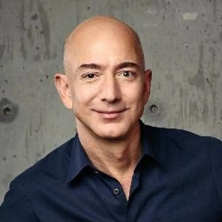  Jeff Bezos overtakes Bill Gates to become richest person
