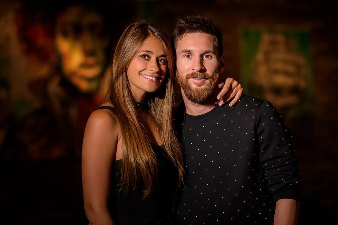  Lionel Messi marries childhood sweetheart