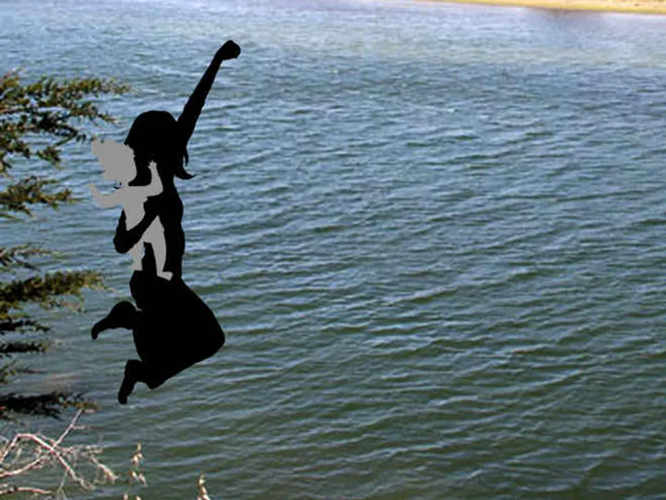  Mother jumps into river with minor daughter in Odisha