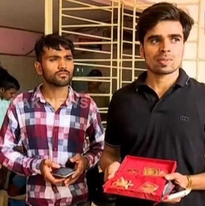  Odisha man orders smartphone online, gets vastu items