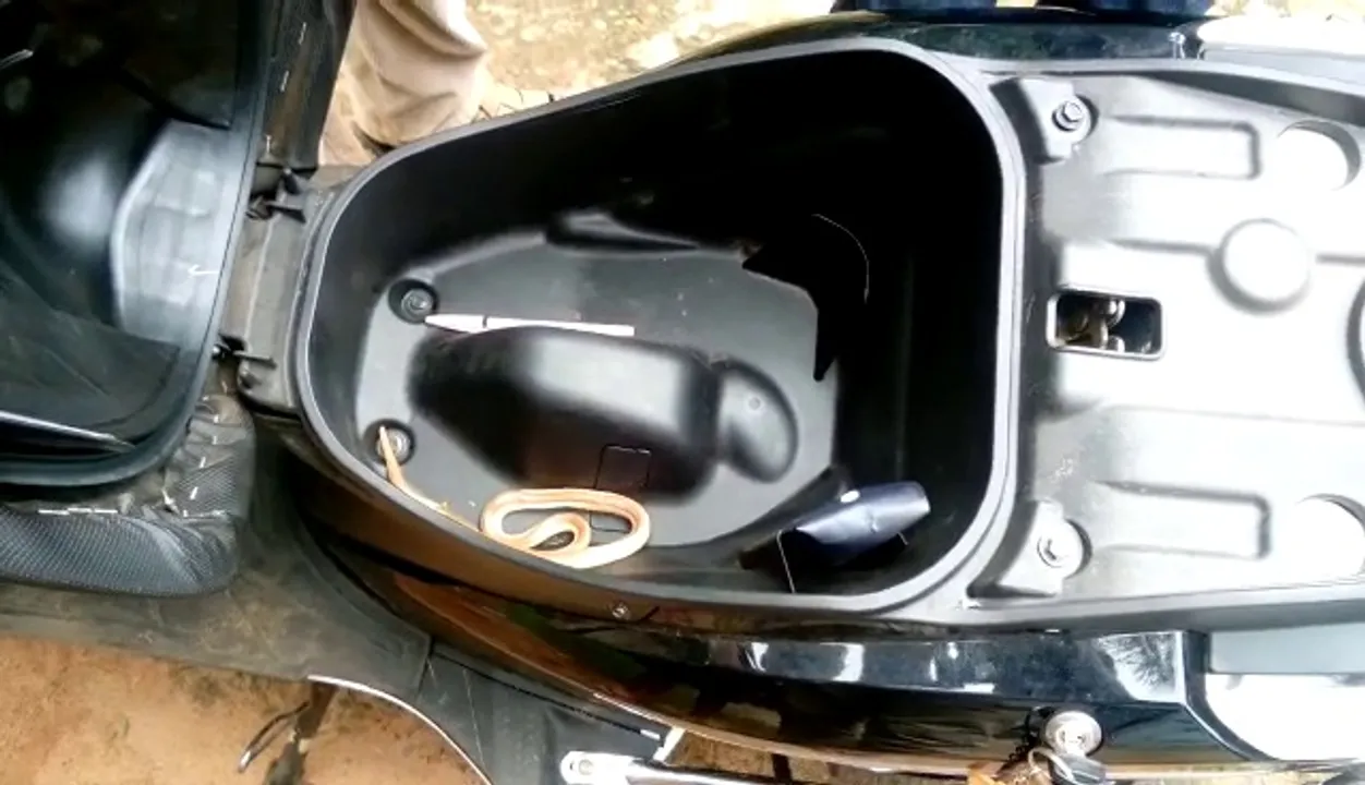  Snake found from vehicle dickey in Odisha capital