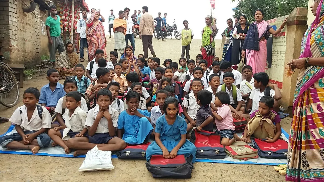  Tiny tots stage road blockade in Odisha!