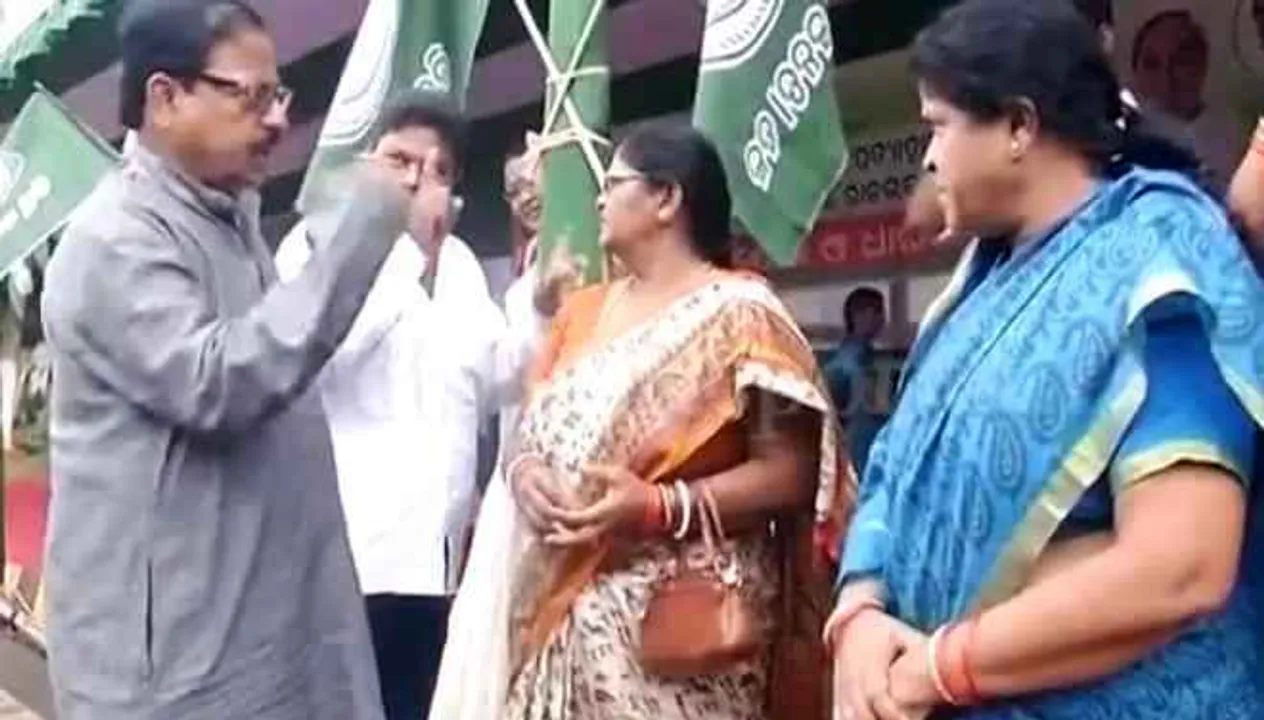  LPG subsidy withdrawal: Biju Mahila Janata Dal protests in Odisha capital