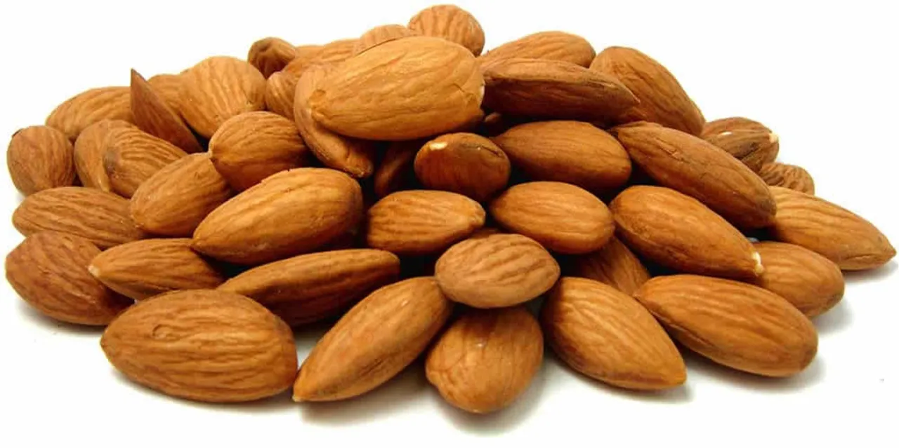  Daily intake of almonds boosts good cholesterol