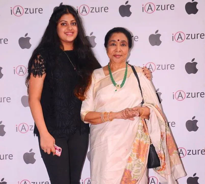  Asha Bhosle records Odia song with granddaughter Zanai