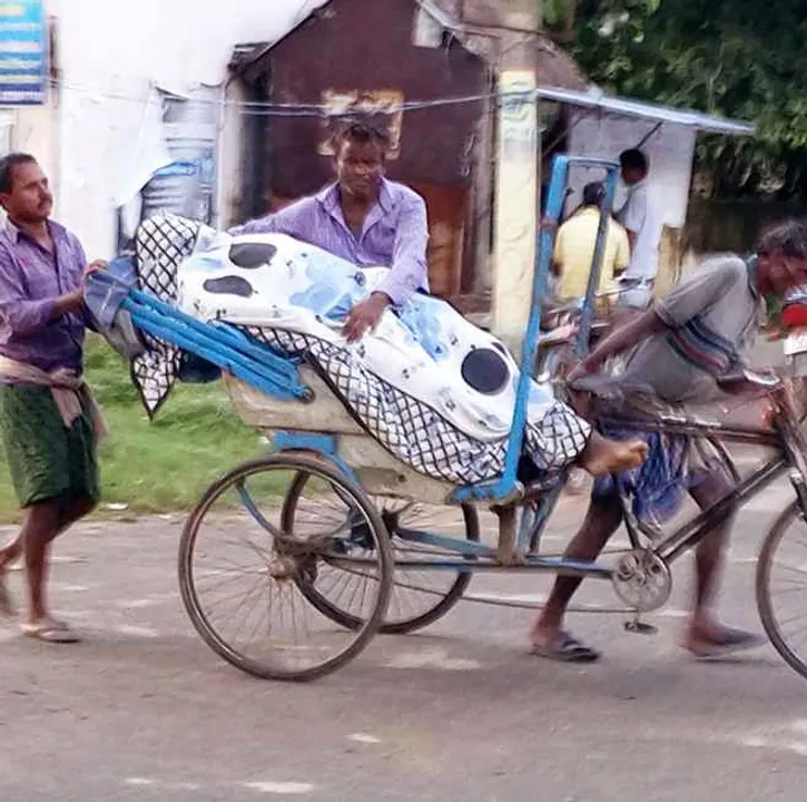  Mahaprayan, ambulance failure in Odisha: Body carried on rickshaw, baby delivered in auto