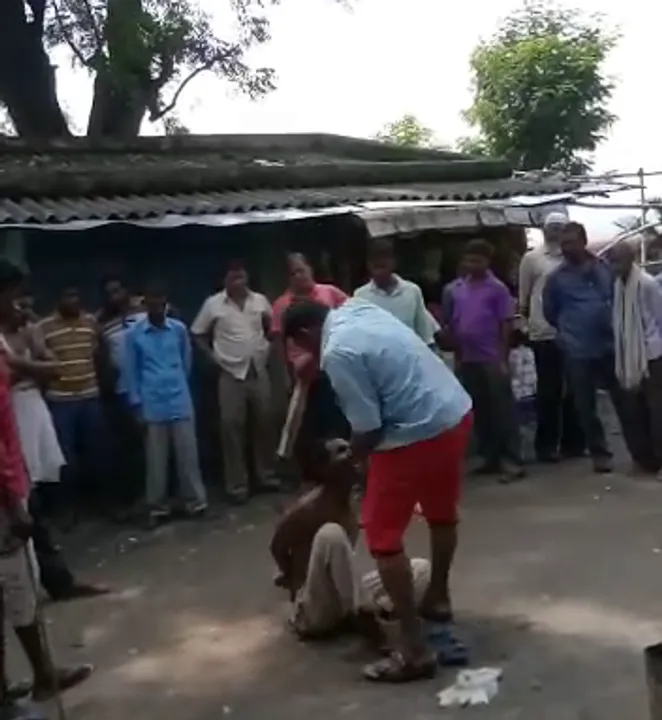 Video goes viral: Odisha Home Guard thrashes suspected thief