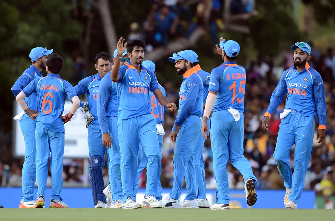  India restrict Australia to 242/9 in 5th ODI