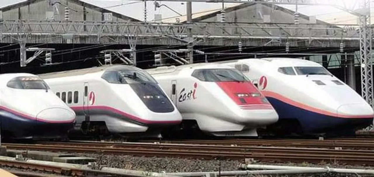  Modi, Abe lay foundation stone of India's first bullet train project