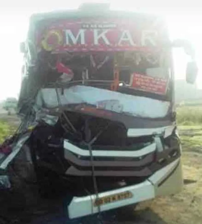  2 killed, 14 injured as bus hits dumper in Odisha's Tangi